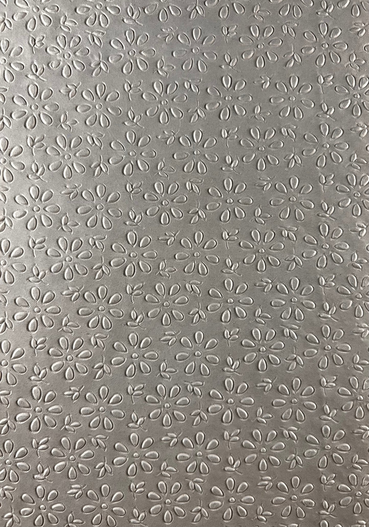 Specialty Paper 1 x A4 Embossed Daisy - Light Grey