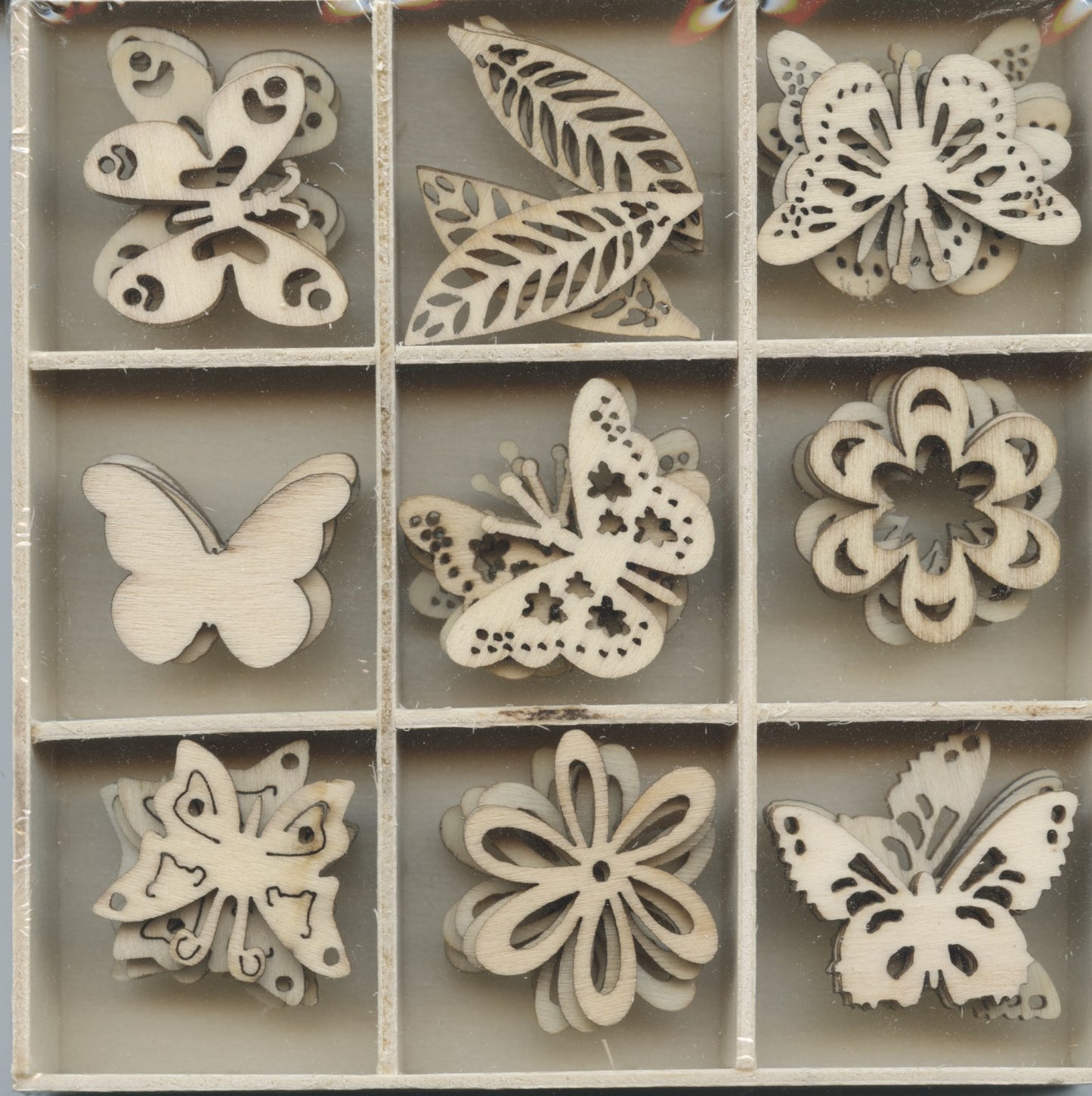 Wooden Embellishments - Butterfly theme - 45 pack