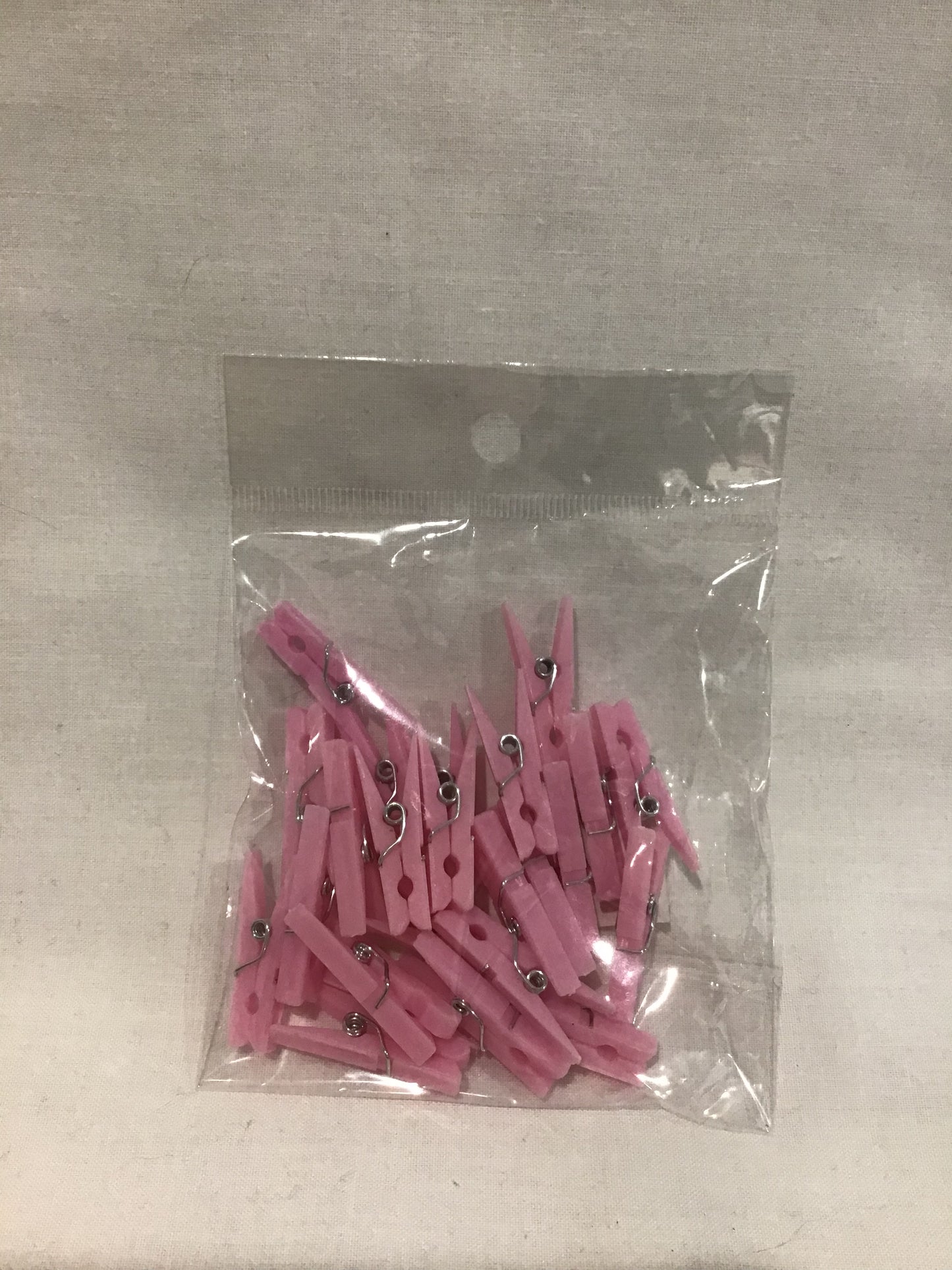 Craft Pegs Plastic - Baby Pink - 30mm - 25 pk
